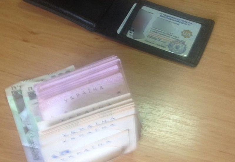 В Николаеве задержали начальника разрешительной системы – он собирал «дань» с подчинённых за регистрацию оружия 3