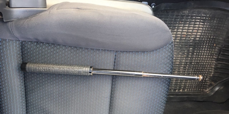 Житель Николаева вез в Крым телескопическую дубинку. Пограничники не пустили