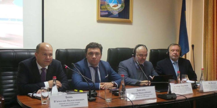 Бетонная дорога 1-й категории, аэропорт, железнодорожный вокзал: в Николаеве с заместителем министра обсудили проект Национальной транспортной стратегии