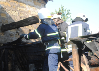 На Новом инвалидном хуторе в Николаеве из-за короткого замыкания загорелась хозпостройка