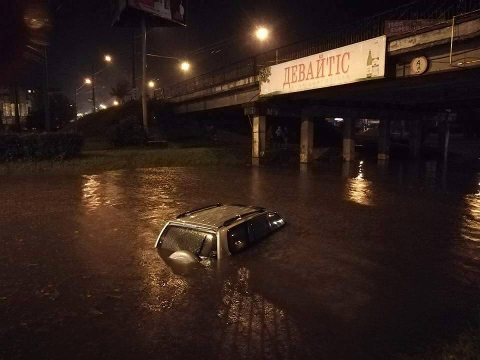 Беда на Прикарпатье. Ливни затопили Ивано-Франковск, градом побило урожай 8