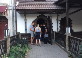 Ехали на заминирование – нашли казино. В Николаеве в “Домовом” нашли много интересного