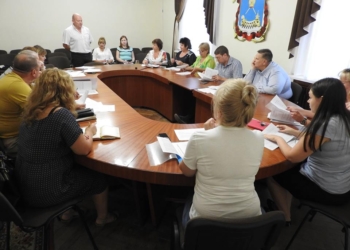 В горсовете рабочая группа искала причину бесприбыльности КП “Капитальное строительство города Николаева” и детской базы отдыха “Дельфин”