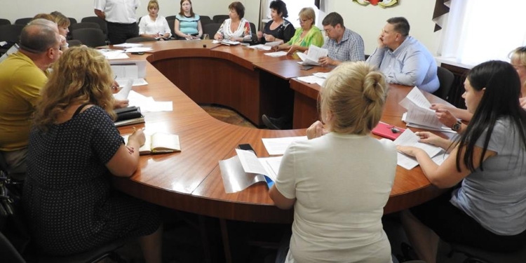 В горсовете рабочая группа искала причину бесприбыльности КП “Капитальное строительство города Николаева” и детской базы отдыха “Дельфин”