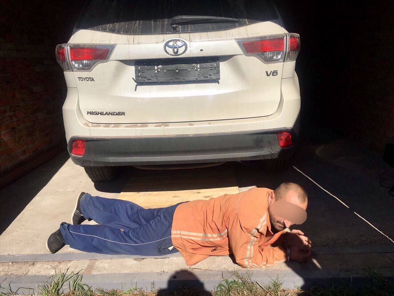 В Киеве задержали банду угонщиков элитных авто – в нее входили бывшие сотрудники Кобры