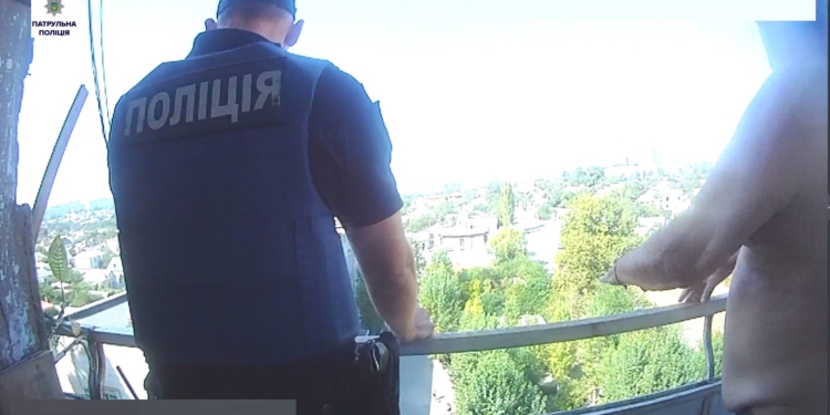 Вчера в Николаеве задержали пьяного стрелка – стрелял по рабочим на крыше