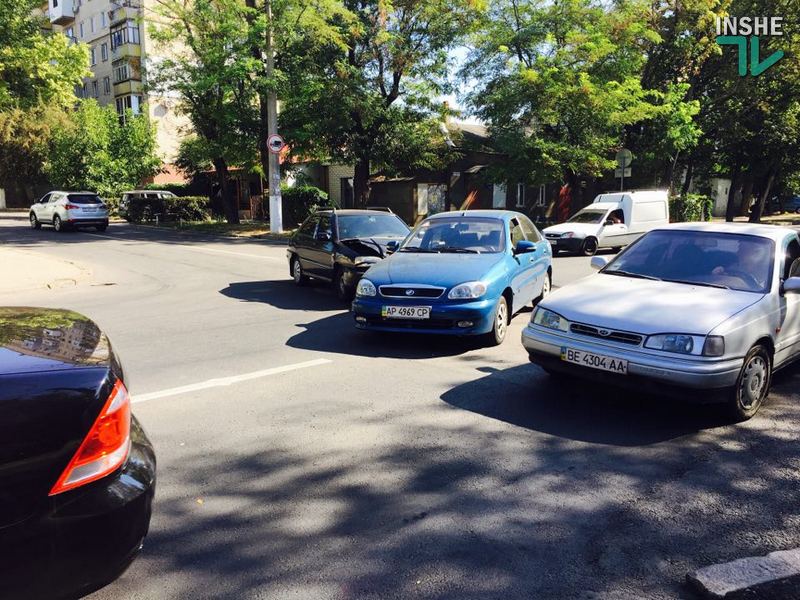 Очередное ДТП в центре Николаева - движение по ул. Никольской затруднено 4