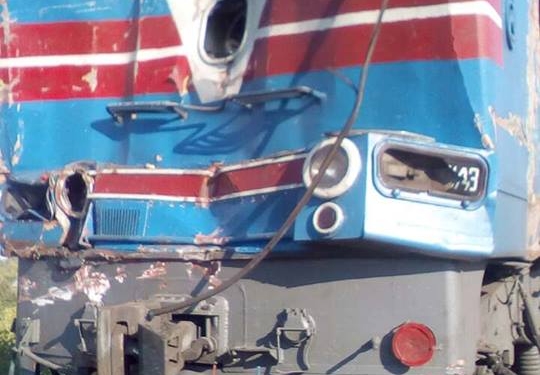 В Харьковской области грузовик столкнулся с поездом