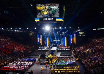 Украина впервые участвует в “Играх Непокоренных” в Торонто. На трибуне – президент