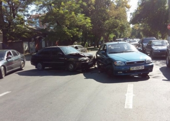 Очередное ДТП в центре Николаева – движение по ул. Никольской затруднено