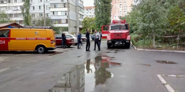 В Николаеве мужчина выпрыгнул из окна седьмого этажа. Полиция говорит о самоубийстве