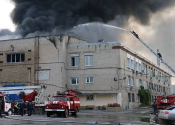 В Харькове горел завод по производству упаковочных материалов