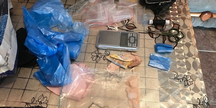 В Николаеве разоблачили очередную группировку наркоторговцев, которая занималась «закладками» метадона