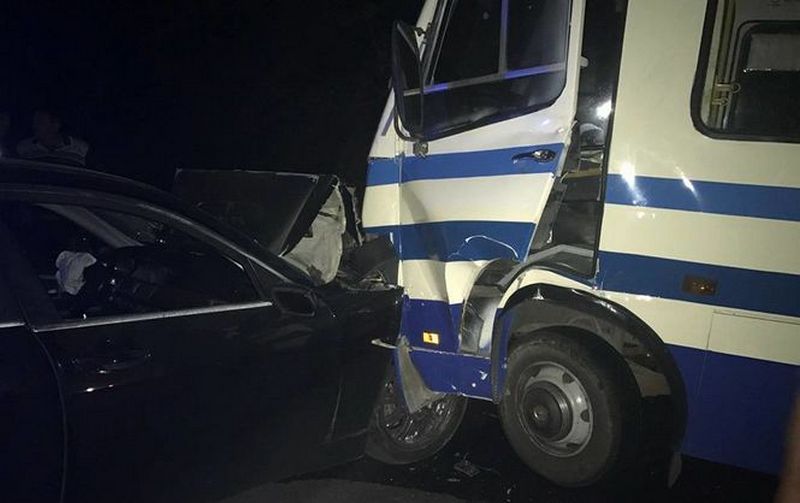 В Одесской области пьяный водитель BMW врезался в рейсовый автобус - пострадали 7 человек 1
