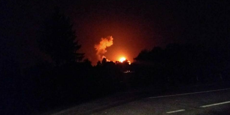 Уже двое пострадавших. Все о пожаре на складах боеприпасов в Калиновке под Винницей