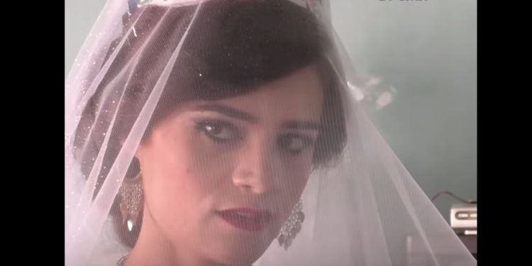 В Таджикистане президент наградил молодого учителя…женой. За стихотворение