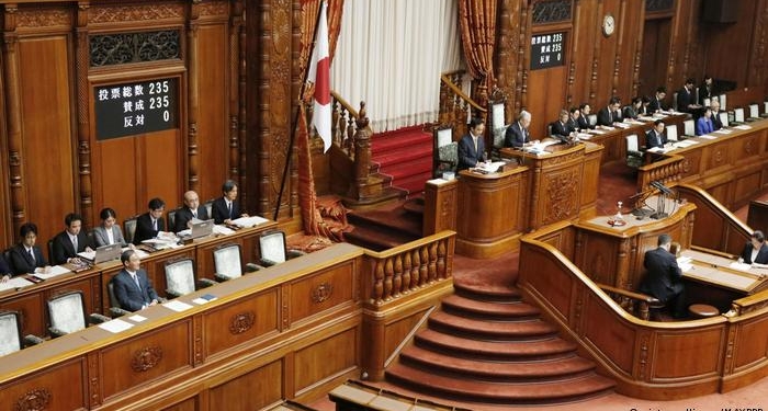 Премьер Японии распустил нижнюю палату парламента. Из-за Северной Кореи