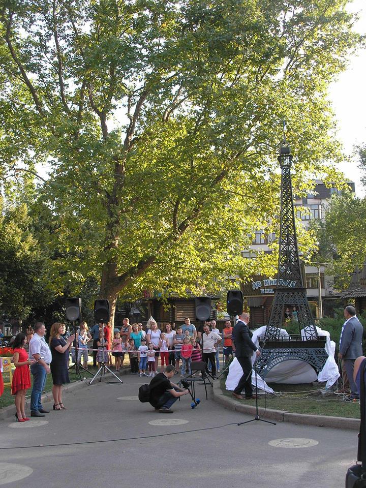 В «Сказке» - маленький Париж: в Николаеве теперь есть своя Эйфелева башня 9