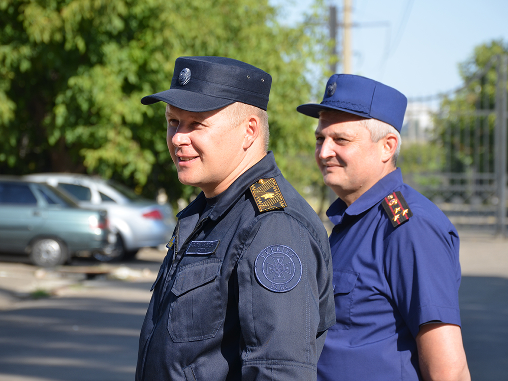 Городской гарнизон николаевских спасателей получил специальное защитное обмундирование 8