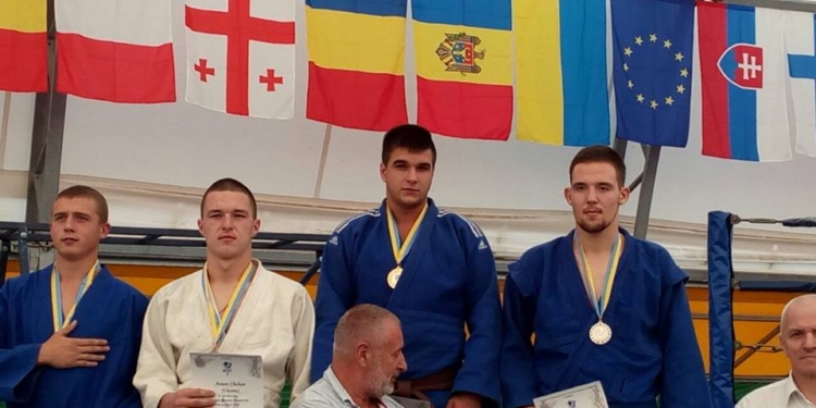 На чемпионате Европы по универсальному бою два «золота» – николаевских: одно – у КОВДовца, второе – у морпеха