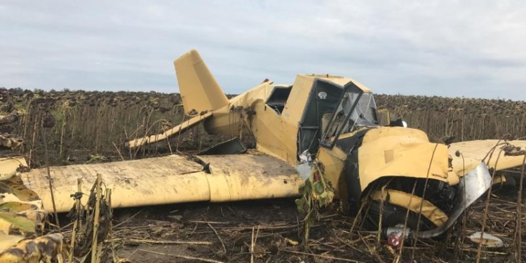 В Хмельницкой области на поле с подсолнечником упал самолет сельхозавиации