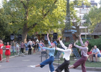 В «Сказке» – маленький Париж: в Николаеве теперь есть своя Эйфелева башня