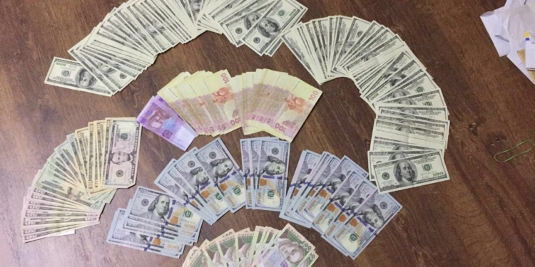 За снятие с розыска авто – от $500 до $2000, за закрытие дела – от 10% до 30% от суммы долга: на взятке взяли руководство ГТУ юстиции Одесской области