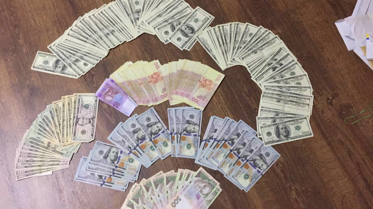 За снятие с розыска авто – от $500 до $2000, за закрытие дела – от 10% до 30% от суммы долга: на взятке взяли руководство ГТУ юстиции Одесской области