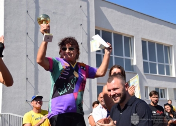 Первые соревнования по триатлону в Николаеве: среди женщин победу завоевала почти 70-летняя Людмила Бондаренко