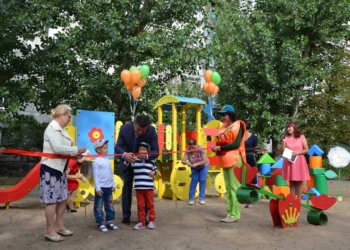 Два детсада Корабельного района получили подарки от металлургов