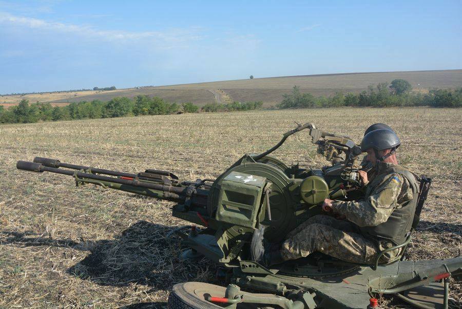 Николаевские десантники продолжают обучение резервистов: действия расчета зенитной установки должны быть четкими 15