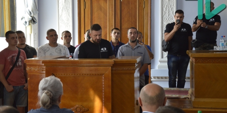 Депутаты Николаевского горсовета обратились к Раде, поддержав активистов, выступающих за доступную «растаможку» ввезённых авто