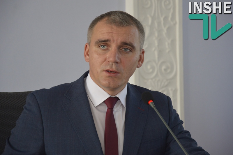 Николаевский горсовет со второй попытки выделил субвенцию в 24 млн.грн. на восстановление аэропорта 27
