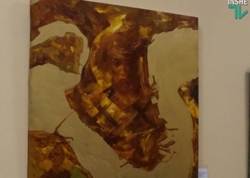 “Золотой Буг”. В Николаеве открыли художественную выставку ко Дню города, представили календарь и набор открыток