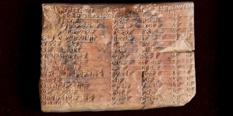 Ученые в Австралии расшифровали древнюю вавилонскую табличку