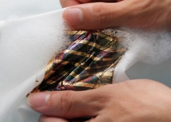 И это только начало. В Японии разработали умную одежду с солнечными панелями