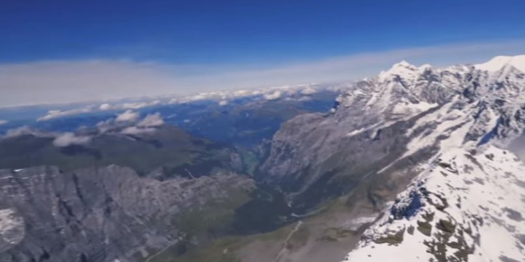 Фантастическое видео полета дрона в швейцарских Альпах