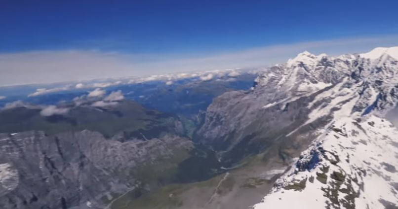 В швейцарских Альпах разбился самолет - четверо погибших 1
