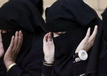 Покушение на устои:  в Саудовской Аравии женщинам впервые разрешили зайти на стадион