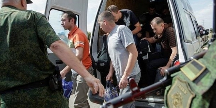 На Донбассе стало больше украинских заложников