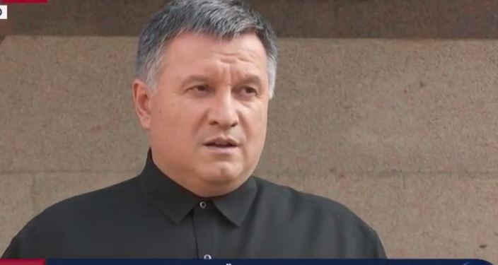 Аваков сравнил вчерашний прорыв в Шегини с 14-ым годов в Изварино, когда кричали “Россия, приди”