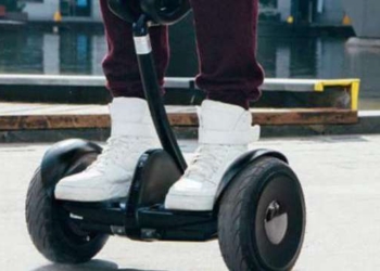 Опаздывать на самолет в аэропортах Европы теперь станет веселее: пассажирам будут предлагать гироскутеры и сегвеи