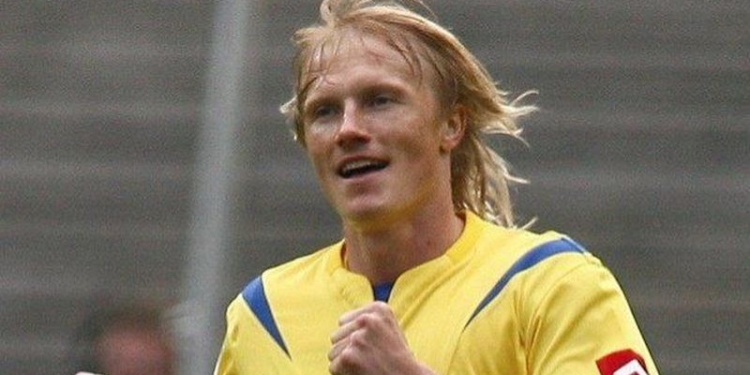 В Киеве открыли памятник футболисту “Динамо” Андрею Гусину, погибшему три года назад