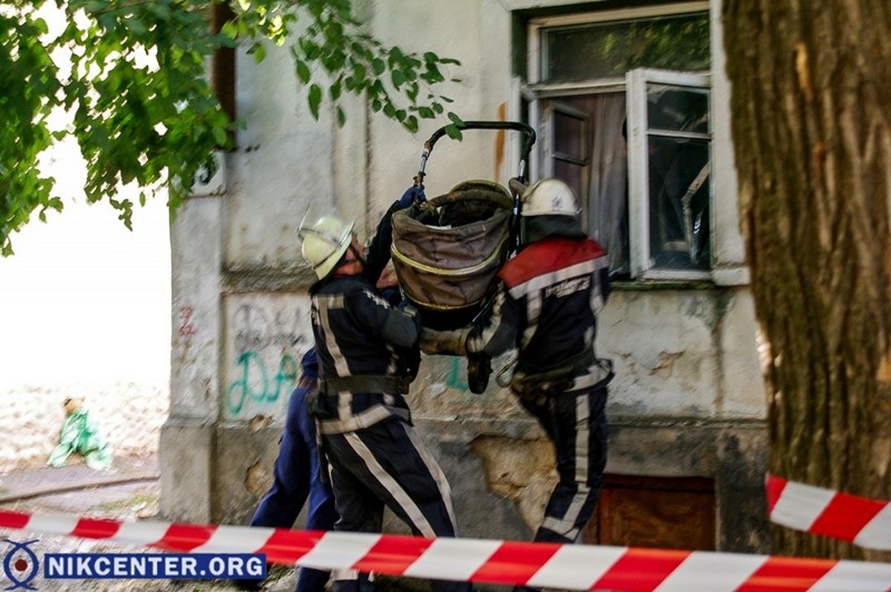 В Херсоне сгорел многоквартирный жилой дом, на месте погибли 4 человека, в городе - траур. 8