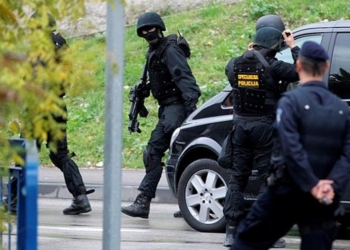 В Хорватии мужчина с ножом напал на посетителей кафе