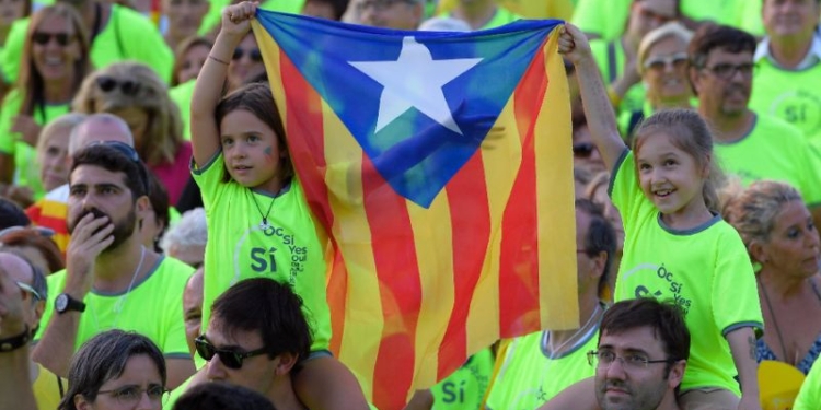 Власти Испании решили изъять урны для голосования во время референдума о независимости Каталонии