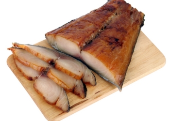 Во Львове 22 человека попали в больницу после употребления копченой рыбы