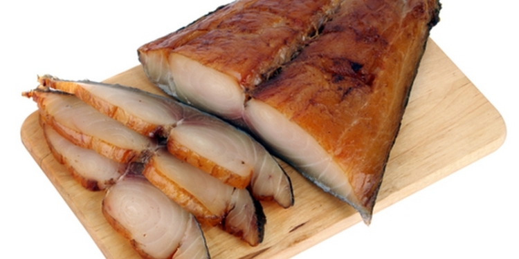 Во Львове 22 человека попали в больницу после употребления копченой рыбы