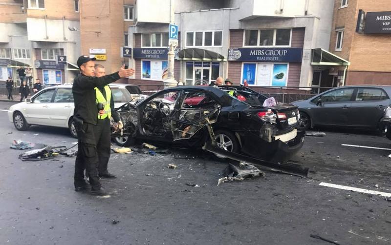В сети появилось видео момента взрыва автомобиля в центре Киева 1