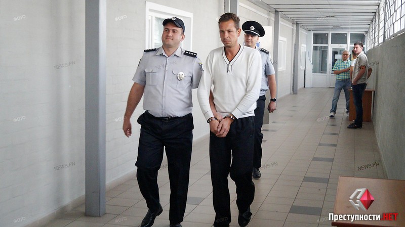 В Николаеве суд признал виновным водителя самосвала, сбившего насмерть первоклассника, и отпустил на волю 1